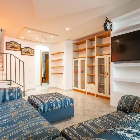 בית נופש Casa Jacu & Laura